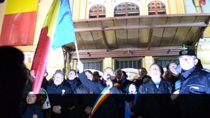 ▶ Retragerea cu torte si focul de artificii Cluj Napoca 1 Decembrie 2013 - YouTube [720p]