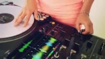 DJ Juicy M - Mixing and Scratching with vinyls (Exclusive)