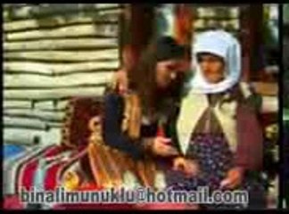 trklerin-hanm-efendisi-havanur-gezer-alarm-bir-yanmda-olum-bir-yanm-da-kzm.3gp