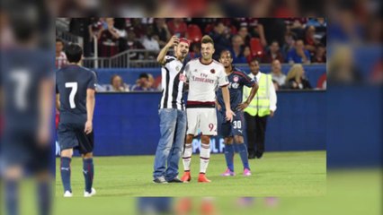 Insolite : il tacle El Shaarawy... et le prend en selfie !