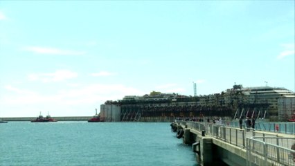Le Costa Concordia dans le port de Gênes
