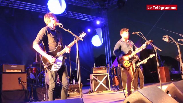 Douarnenez. Temps Fête : The Red Goes Black fait le show