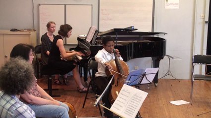 Eliane joue une pièce de Nadia Boulanger