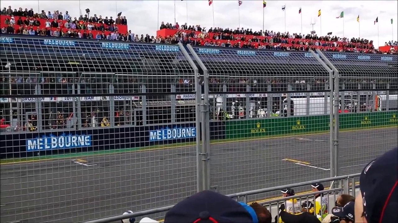 F1 Sound Engine Comparsion 2013 [V8] vs 2014 [V6] HD