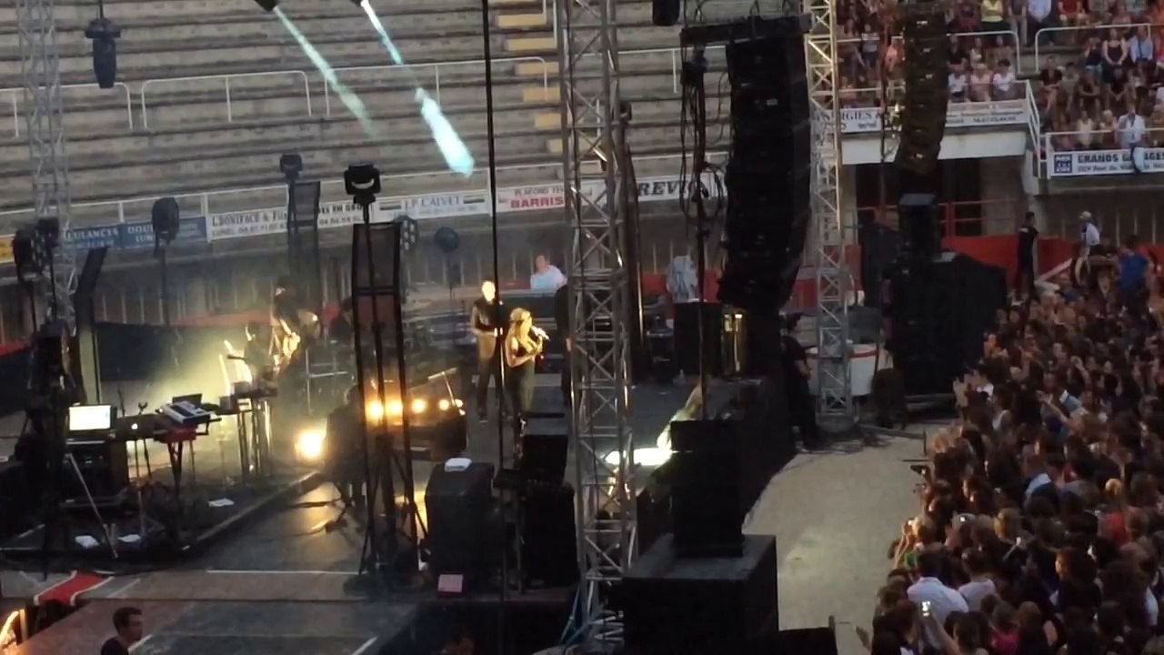 Amel Bent - En silence #Instinctour Lunel