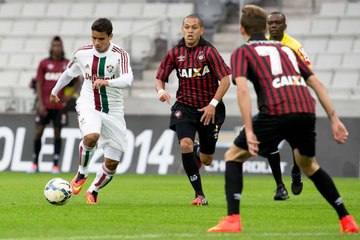 Tranquilo! Flu goleia Atlético-PR fora de casa e volta ao G4
