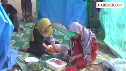 Son iftarlarını Suriyeli sığınmacılarla yaptılar -