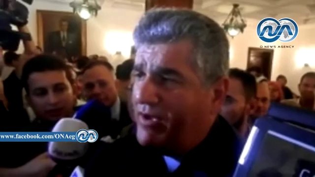 نجل الزعيم الراحل عبد الناصر يحيي ذكري ثورة 23 يوليو أمام ضريح والده