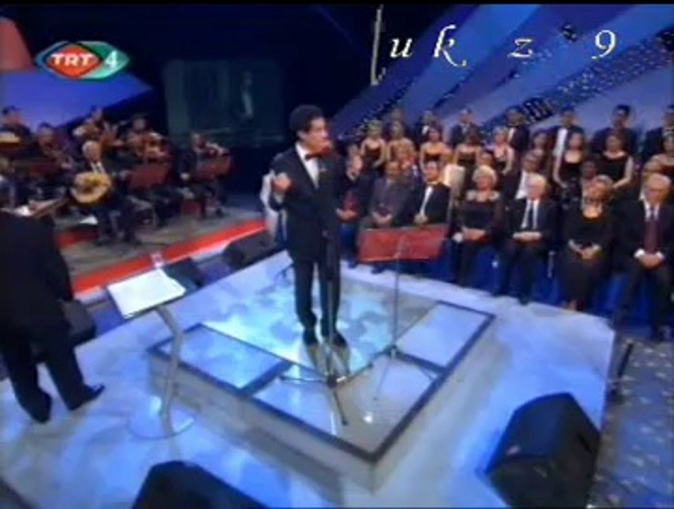 Zekâi TUNCA-Kalplerden Dudaklara Yükselen Sesi Dinle