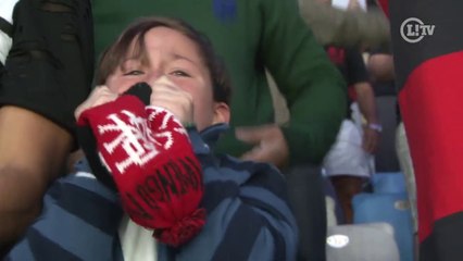 Gol do Flamengo leva criança às lágrimas no Maracanã