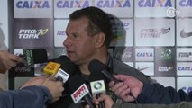 Celso Roth comemora vitória sobre o Grêmio e espera continuidade
