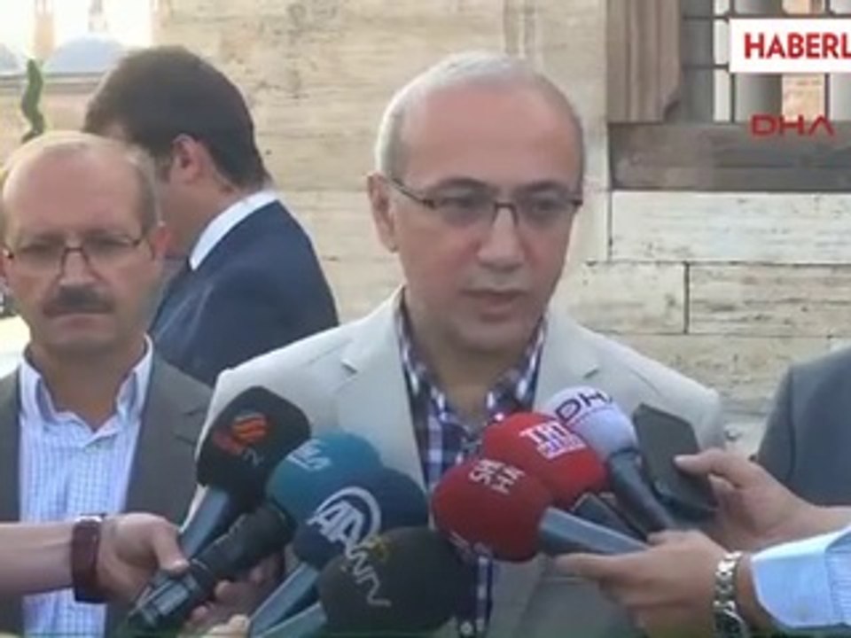 Dışişleri Bakanı Davutoğlu ve Ulaştırma Bakanı Elvan Bayram Namazı Çıkışı Açıklama Yaptı