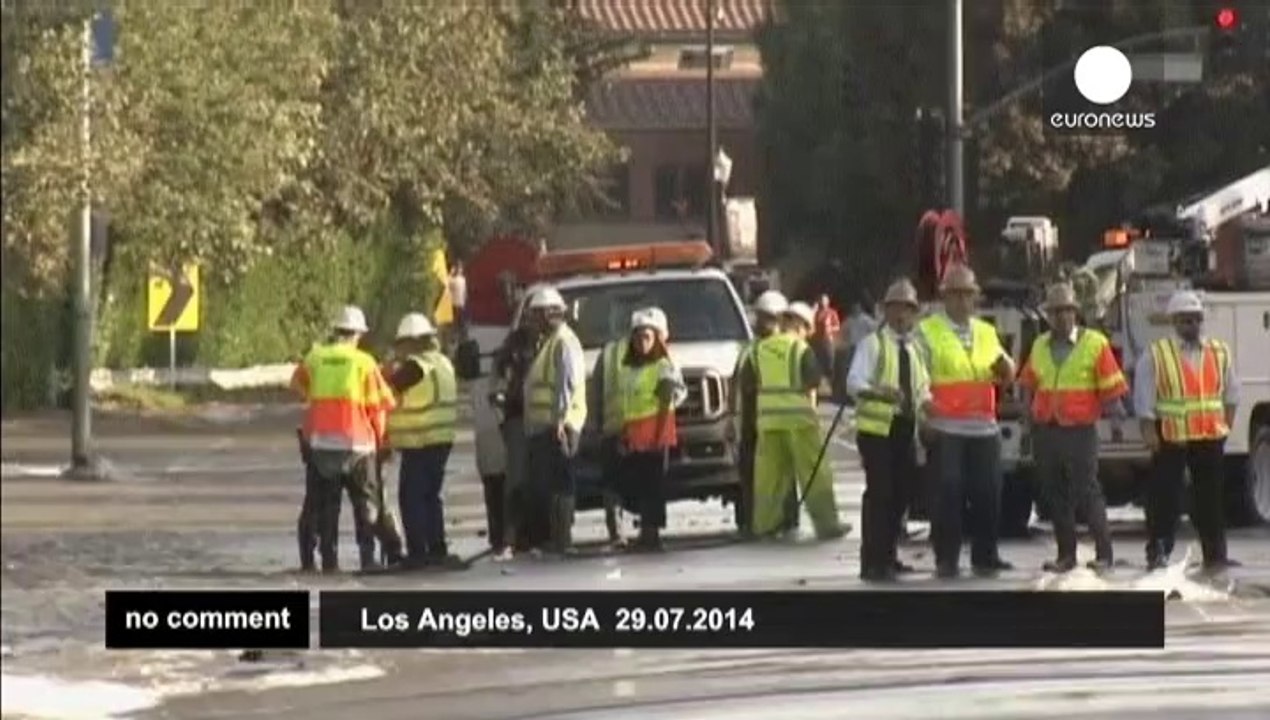 Ruptured water pipe causes massive floods