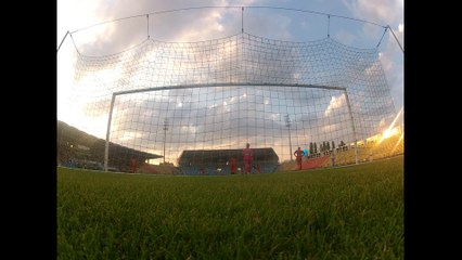 Le match amical Tours FC - Laval, vu depuis la cage lavalloise