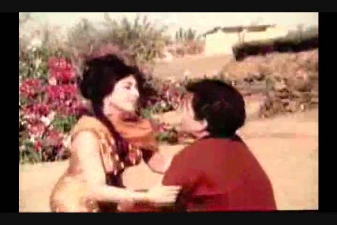 Haath aaya hai jabse tera haath mein,Nanda_Shashikapoor