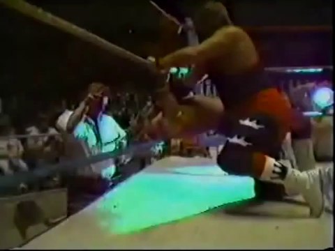 Jerry Lawler vs Eddie Gilbert (Fiery 'No DQ' Match, 3-28-88) Memphis Wrestling