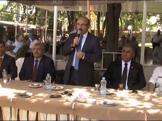 Protokol halkla bayramlaştı