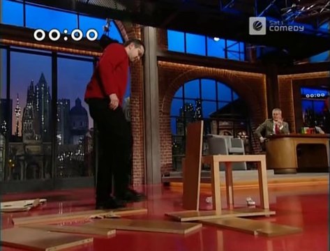 Die Harald Schmidt Show - 1030 - 2002-01-23 - Jumana El-Husseini, Andrack und das IKEA-Regal