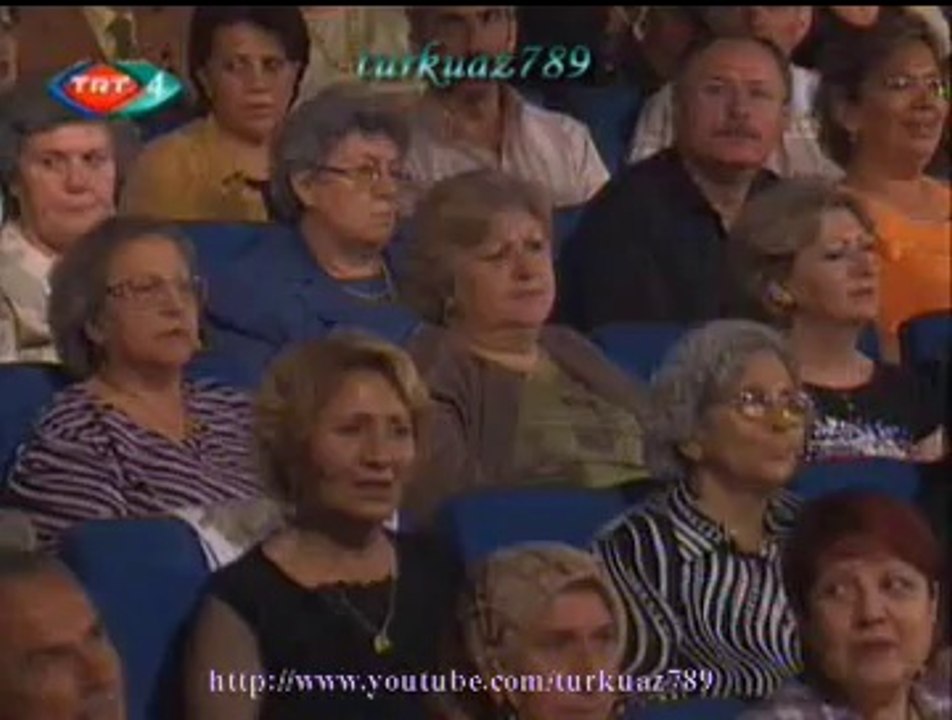 Zekâi TUNCA-Gönlümde Açmadan Solan Bir Gülsün (Senede Bir Gün)