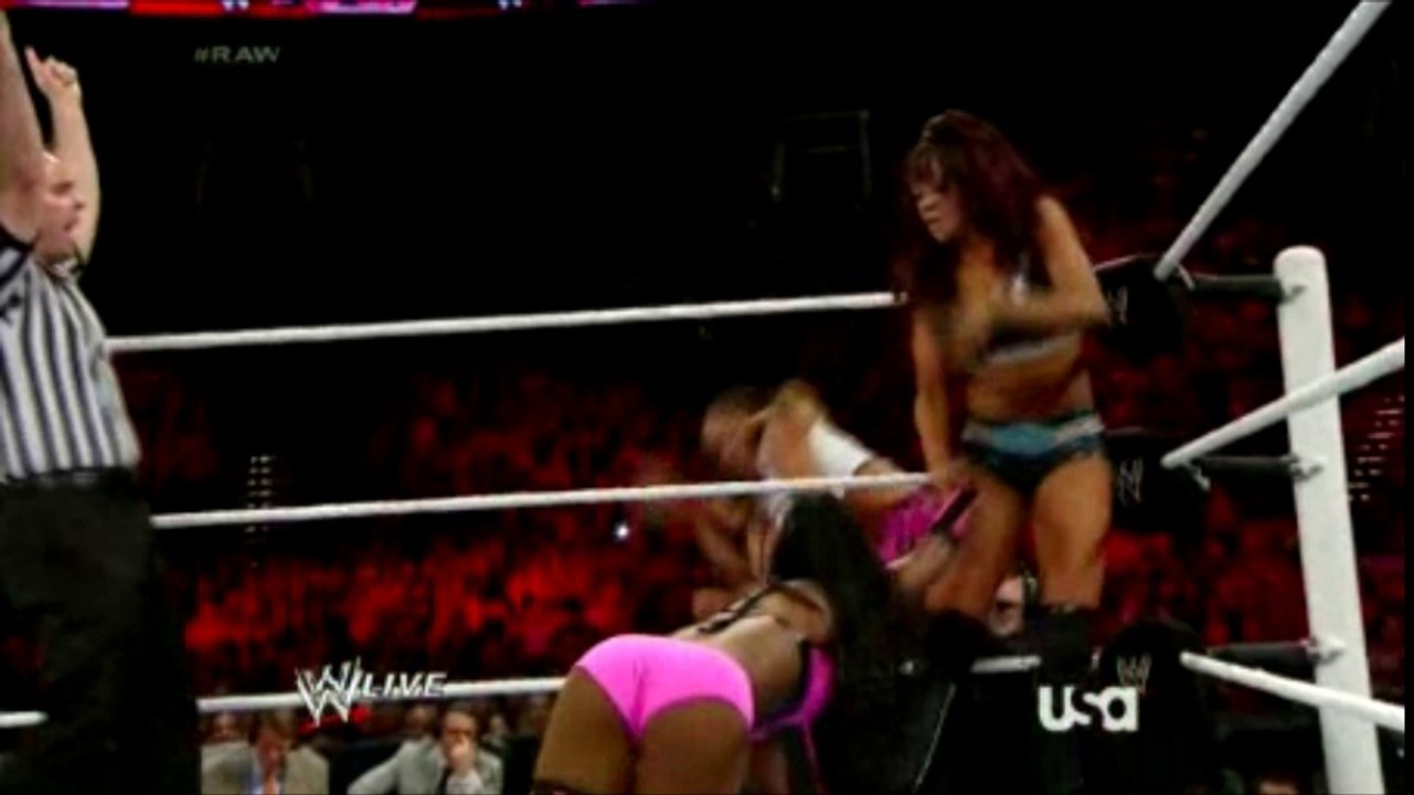 Natalya And Naomi Vs Cameron And Alicia Fox