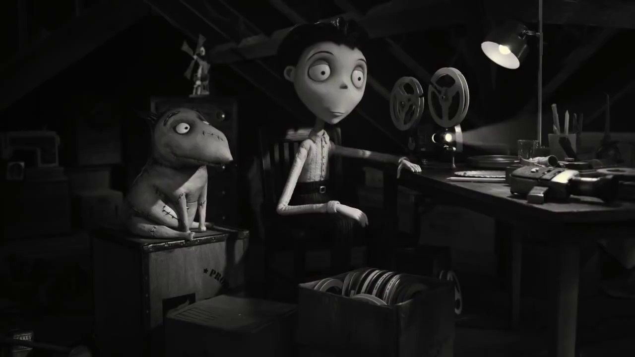 Frankenweenie Short : Captain Sparky Vs The Flying Saucers