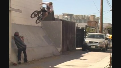 BLUNTED FOREVER ROLLING TRAILER - BMX