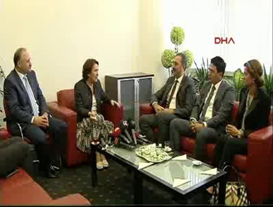 AKP HEYETİ,  CHP'YE BAYRAMLAŞMA ZİYARETİNDE BULUNDU