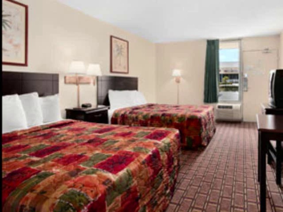 howard johnson universal studios