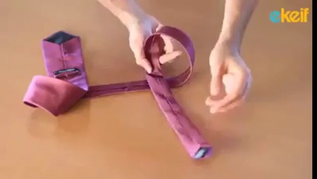 Kravatı Bağlamanın En Pratik ve En Kolay Yolu