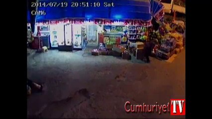 Baba oğul bakkal sahibine böyle saldırdı