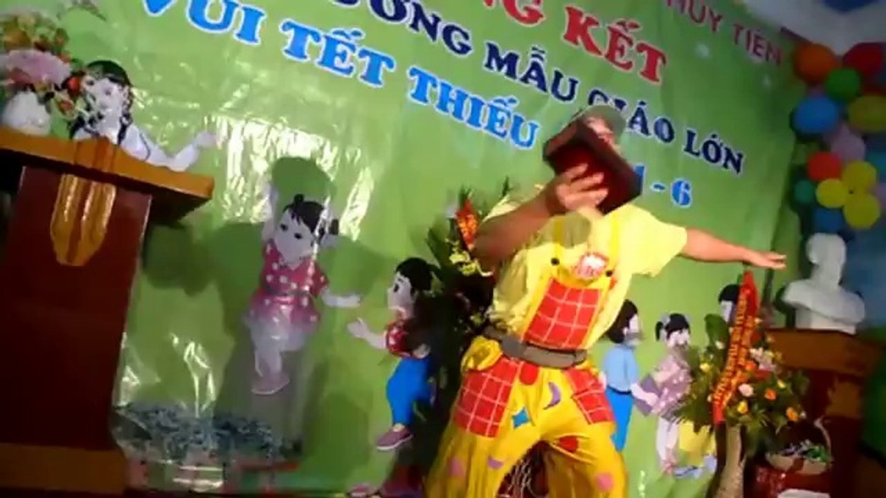 Tiết mục xiếc Chú hề vui nhộn_cho thuê xiếc , dịch vụ xiếc trung thu , múa lân 0967 20 2222