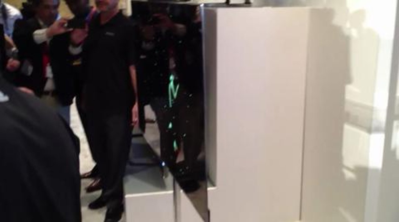 Up Close With LG's 55" OLED Display - Part 2