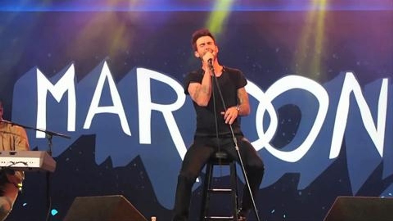 CES 2013: Maroon 5 Performs "One More Night"