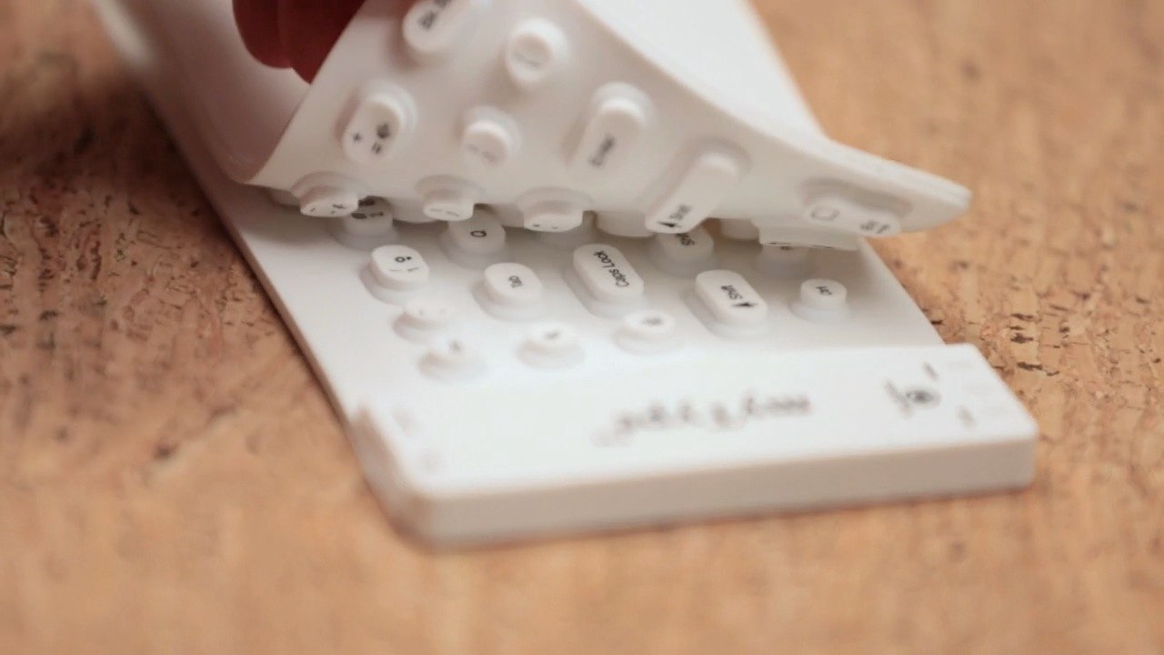 Portable Keyboard Sports Ultra-Slim Profile, Interlocking Keys