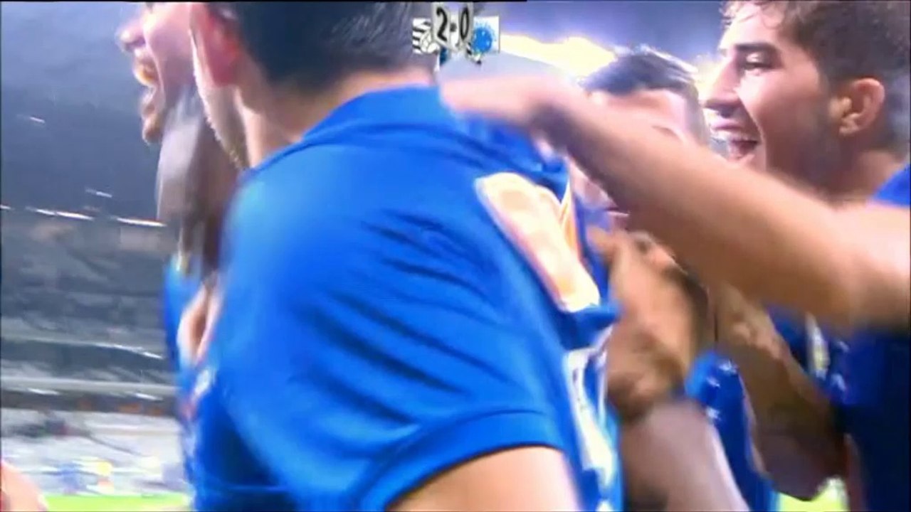 Brasileiro: Zauber-Volley-Kombo von Cruzeiro