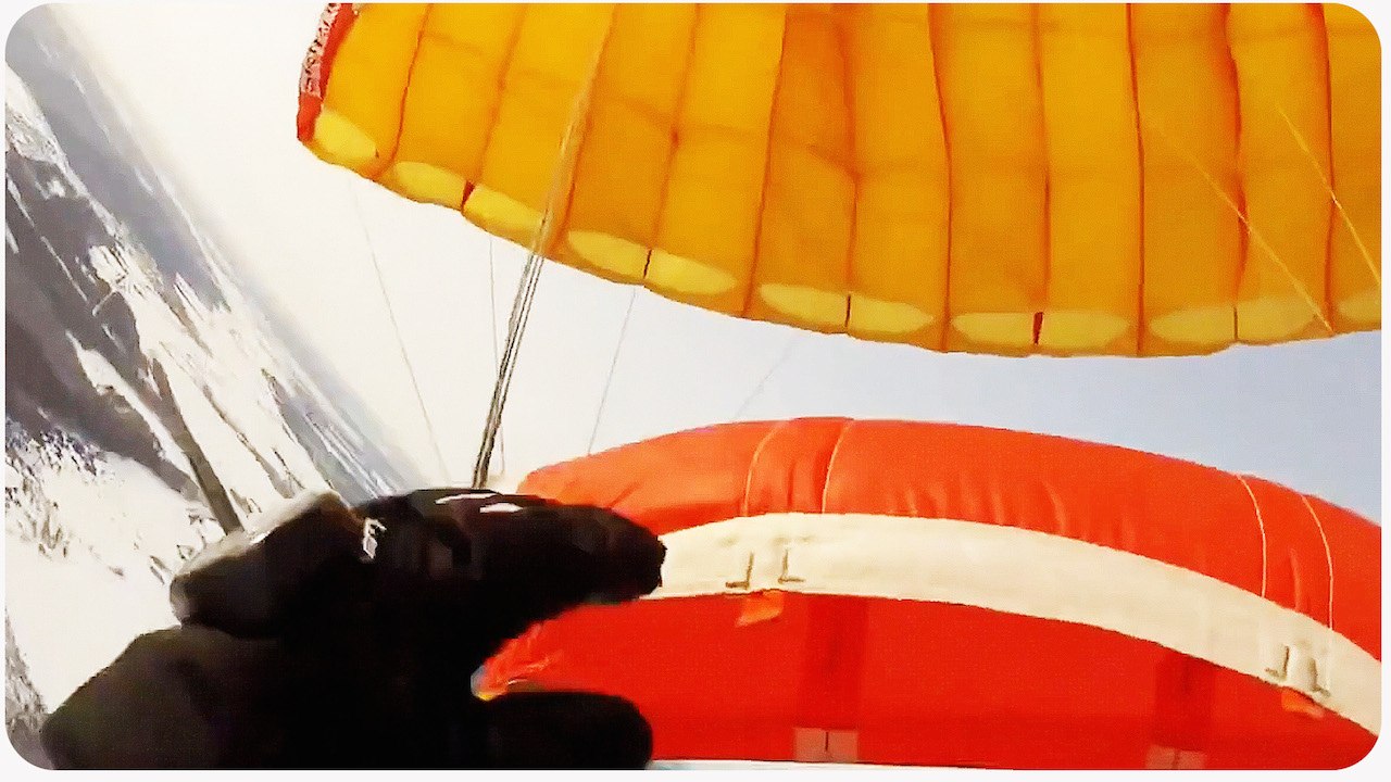 Skydiving Fail Causes Crash Landing Close Call video Dailymotion