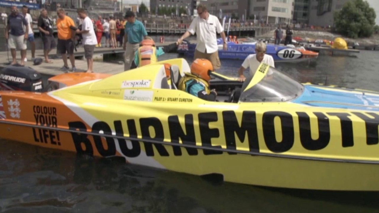 Powerboats: Action pur im Hafen von Cardiff