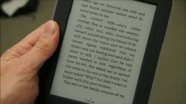 Barnes and Noble Simple Touch with GlowLight Dark Room Test