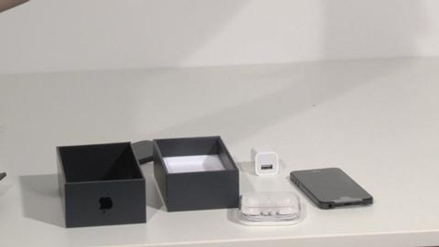 Unboxing the iPhone 5