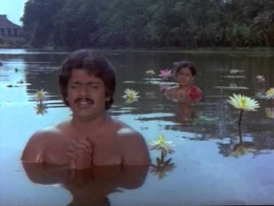 Mansuloni 01 malayalam song - Ente Mohangal Poovaninhu