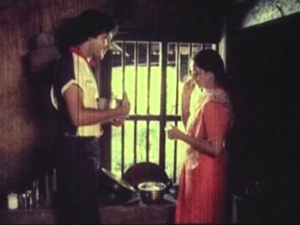 Atha Poovum malayalam song - Punnaram Cholli Cholli