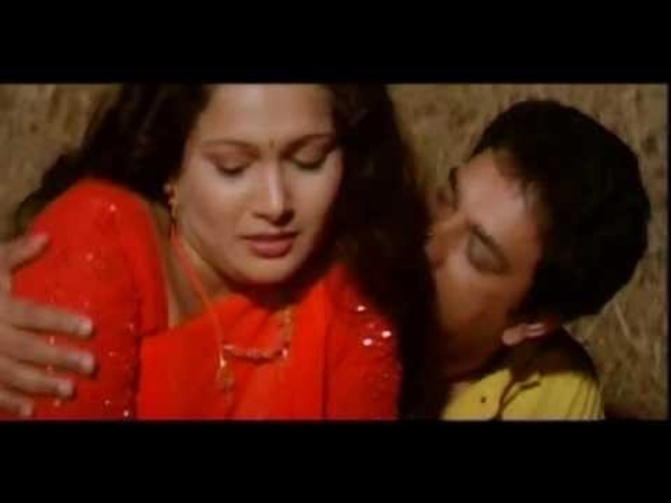 Mayilaadum malayalam song - Nisheedhini