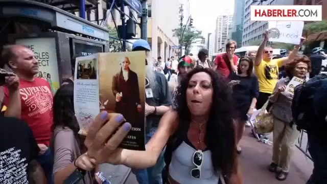 İsrail'i Protesto Eden Yahudi Bilimadamı Gözaltına Alındı