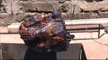BBQ - Churrasco de peito bovino no espeto giratório (