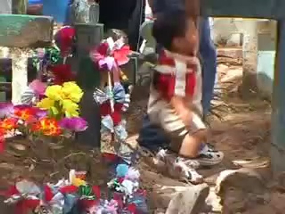 Entre los muertos