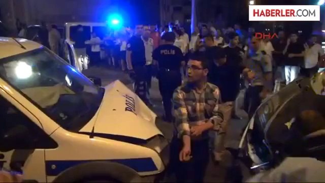 Kamyonetle Polis Aracı Çarpıştı: 4 Yaralı