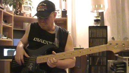 Parisienne Walkways Garry Moore solo bass cover Bob Roha