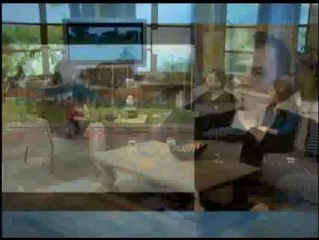 שפי שמחון מתארח בסלון של אודטה שוורץ ומספר לה כיצד לומדים לרכוב על אופניים היום