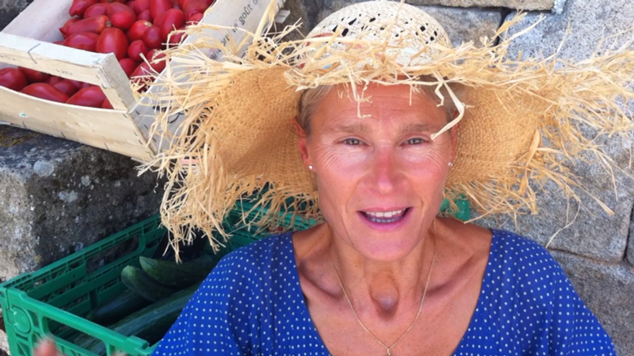 Des melons, des oignons et des chapeaux ronds