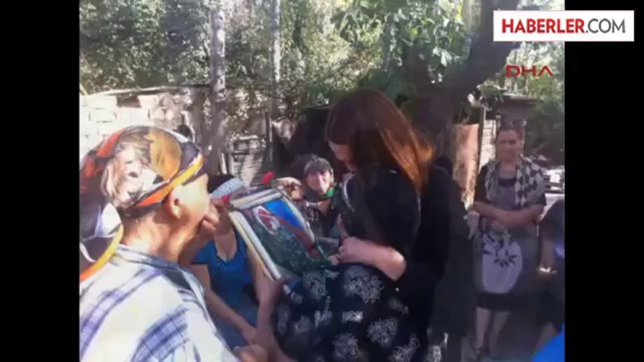 Azeri Milletvekili Paşayeva, Şehit Edilen Asker...